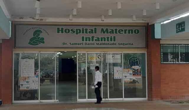 “Mi hija perdió el bebé y creía que ella también iba a morir”: drama en el hospital materno de Barinas