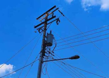 En El Yagual y Guachara viven a oscuras e incomunicados ante la desidia chavista