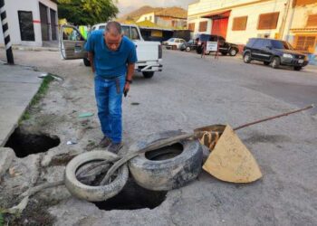 Calle de Barrio Independencia en Maracay se “viene abajo” y nadie hace nada