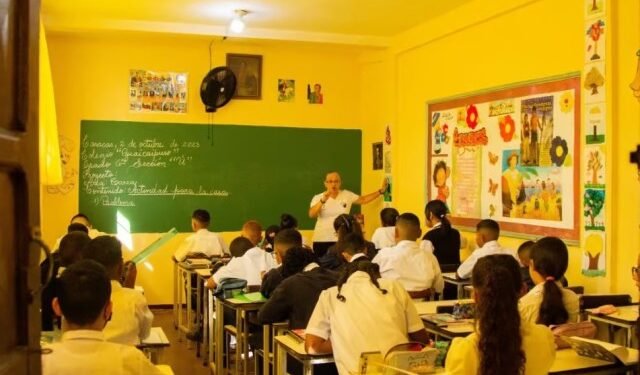 Cifra alarmante: al menos mil 200 colegios privados cerraron en Venezuela en solo seis años