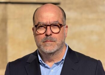 Julio Borges: Solo con votos romperemos la alianza con Rusia