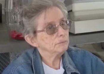 Trabaja como lavaplatos a sus 79 años y su jefa recaudó un dineral para ayudarla