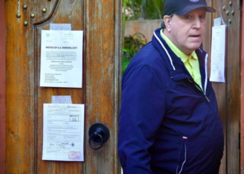 Alguaciles federales embargan casa de Joe Carollo, comisionado de Miami, para cubrir veredicto de 63 millones de dólares