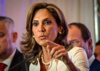 “María Corina tiene a las fuerzas de arriba protegiéndola”, le recordó María Elvira Salazar al chavismo