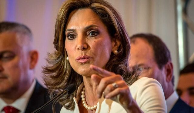 “María Corina tiene a las fuerzas de arriba protegiéndola”, le recordó María Elvira Salazar al chavismo