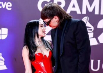 ¿Nicki Nicole y Peso Pluma terminaron? La cantante es vista caminando de la mano de otro hombre