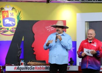 “Me están cazando y no soy conejo”, le confesó Nicolás Maduro a Diosdado Cabello