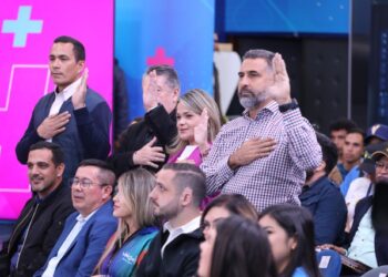 Maduro juramentó a nuevos miembros de su gabinete y les pidió que “trabajen con el pueblo”