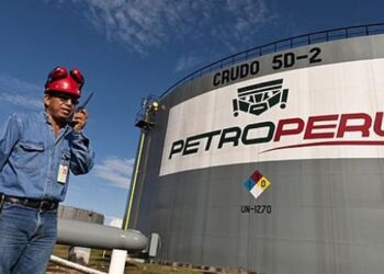 La petrolera estatal peruana Petroperú “está quebrada”, denuncia ministro de Energía y Minas
