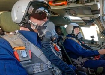 El modernizado bombardero ruso “Cisne Blanco”, en el que vuela Putin sin rumbo conocido