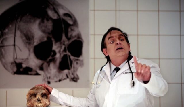 Con precios solidarios: Héctor Manrique regresa al teatro con “Mi último delirio” y “Sangre en el diván”