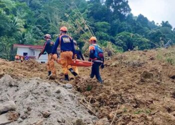 Al menos 41 desaparecidos y 45 rescatados tras un corrimiento de tierra en Filipinas