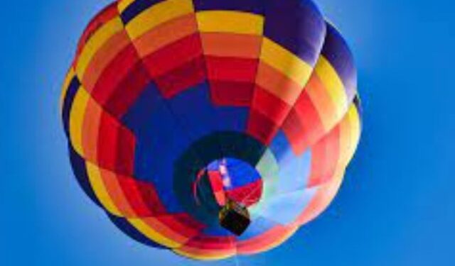 Un récord de ocho globos aerostáticos chinos pasan cerca de Taiwán durante el Año Nuevo