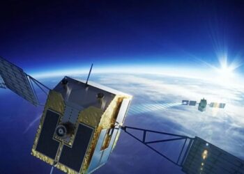 Un satélite japonés entra en órbita para inspeccionar basura espacial