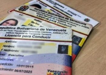 El Intt otorga licencias de conducir a menores de edad y este es el trámite