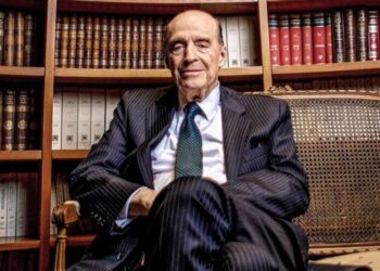 La historia oculta de la extorsión contra el canciller Álvaro Leyva en medio de la millonaria licitación de pasaportes