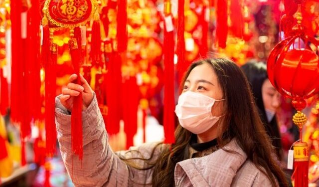 La amenaza de mal tiempo empaña el Año Nuevo chino más celebrado después de la pandemia