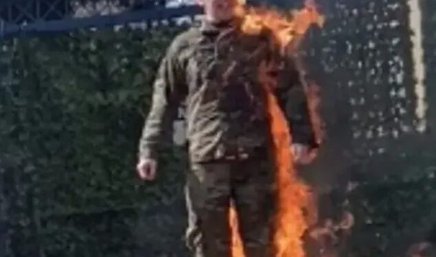 Un soldado estadounidense se inmola frente a la embajada israelí en Washington