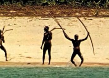 La vida en la isla más peligrosa del mundo, donde sus habitantes matan a flechazos a cualquier visitante