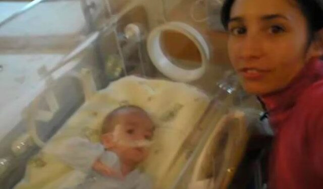 Adoptó un bebé que estaba en terapia intensiva para que tuviera una mamá en el último segundo y sucedió un milagro