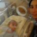 Adoptó un bebé que estaba en terapia intensiva para que tuviera una mamá en el último segundo y sucedió un milagro