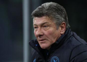 El Napoli destituyó a su entrenador horas antes del partido frente a Barcelona por Champions 