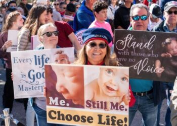 Legalización del aborto en Florida: dos arrestos por supuesta falsificación de firmas