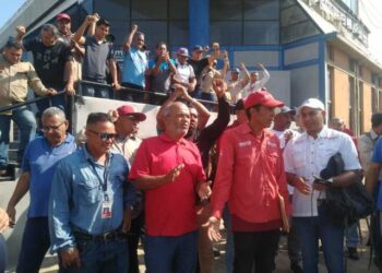 Más de 100 trabajadores denuncian que “quedaron en la calle” tras despidos masivos de la planta Enatub en Anzoátegui