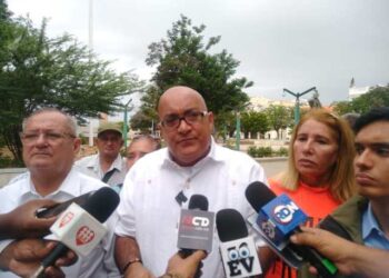 Zulianos cansados exigen habilitar más personal de Corpoelec para atender crisis eléctrica (VIDEO)