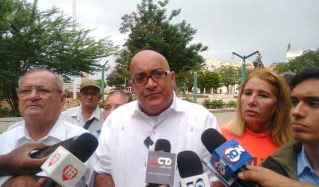 Zulianos cansados exigen habilitar más personal de Corpoelec para atender crisis eléctrica (VIDEO)