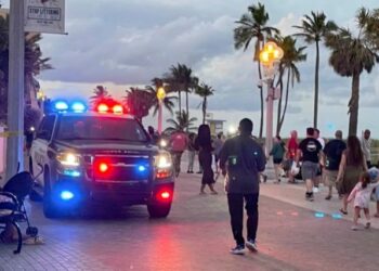 “Socorristas en la escena”: Investigan reporte de tiroteo en centro comercial de Florida