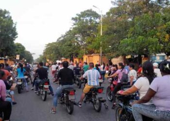 “Queremos luz”, gritaron a una sola voz los habitantes de Táchira en enérgica protesta