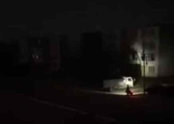 En Ciudad Tavacare de Barinas no se calan más apagones e hicieron sonar sus cacerolas (VIDEO)