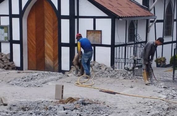 Echan pa´ atrás trabajo de “rehabilitación” que afectaba fachada de iglesia en la Colonia Tovar