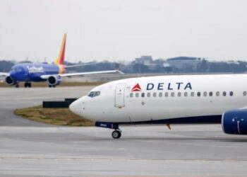 Volaban a EEUU pero tuvieron que regresar al aeropuerto por unos inesperados “invitados” entre los pasajeros