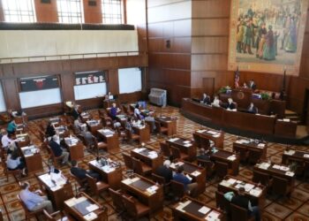 Miles de reclusos federales, en su mayoría negros e hispanos, podrían optar a una reducción de sus penas.