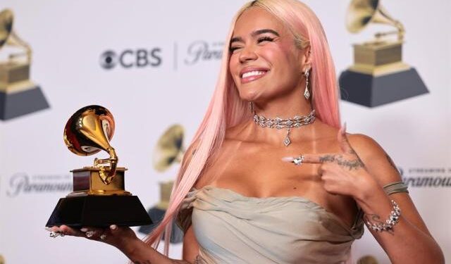 Karol G ganó su primer Grammy al mejor álbum de música urbana por “Mañana será bonito”