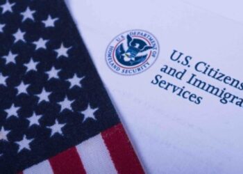 El beneficio del Servicio de Migración de EEUU para los migrantes que pidieron asilo en los últimos dos años