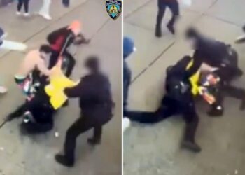 Riéndose y haciendo gestos obscenos: liberaron a venezolanos que propinaron brutal golpiza a policías en Times Square