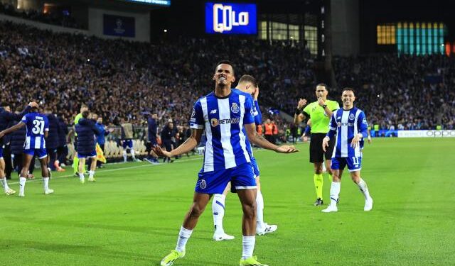 Porto consiguió triunfo in extremis sobre un Arsenal sin pólvora