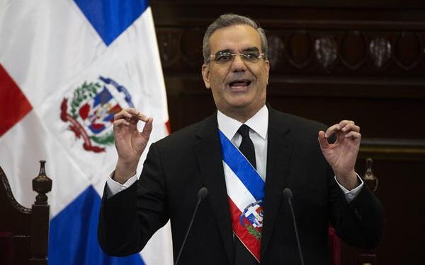 Presidente dominicano pide evitar la violencia en los comicios municipales de este #18Feb tras denuncias