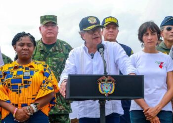 Petro denuncia una supuesta ruptura institucional para sacarlo del poder en Colombia