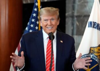 Jueza británica desestima demanda de Trump por informe con «afirmaciones escandalosas»