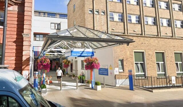 “Los médicos dijeron que no era nada”: bebé murió después de tragarse el ojo de uno de sus juguete