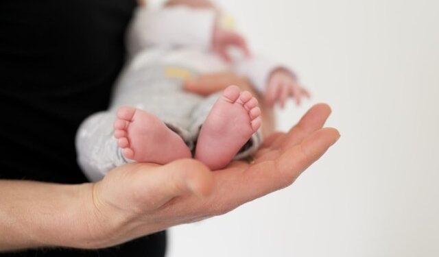 Perdió el embarazo, robó a un bebé en la calle y convenció a su familia de que era suyo