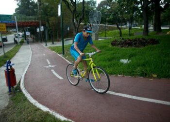 ¿Se necesita licencia para manejar bicicletas? Esto indica el Intt