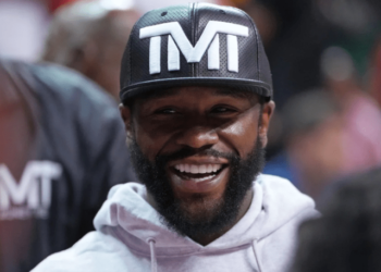 Floyd Mayweather publicó el recibo de lo que pagó por una suite de 35 personas para ver el Super Bowl