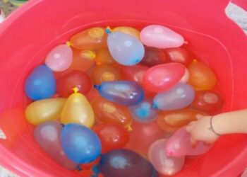 Adolescente falleció tras ser derribada de su moto por una bomba de agua de Carnaval