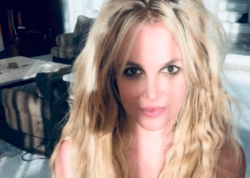 Britney Spears explica por qué comparte videos y fotos “incómodos”