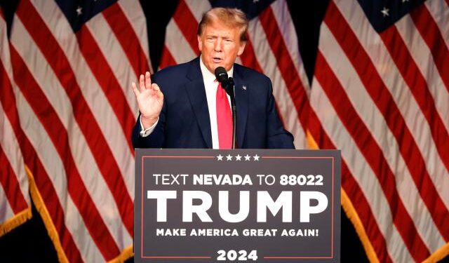 Juez impuso multa millonaria a Trump y lo inhabilitó para administrar sus empresas en Nueva York